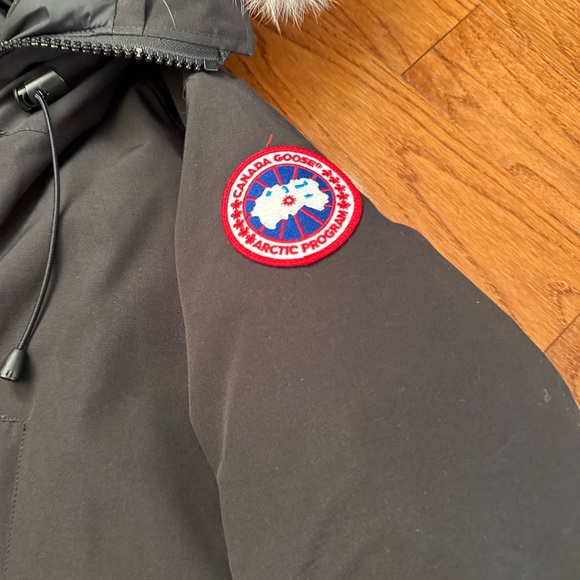 Canada Goose Mens jacket - Picture 4 of 6